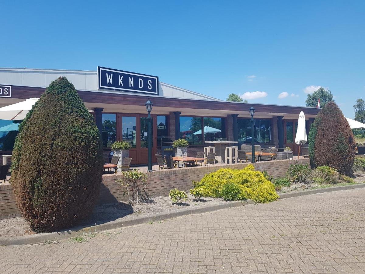 Amicitia Hotel Снек Екстериор снимка