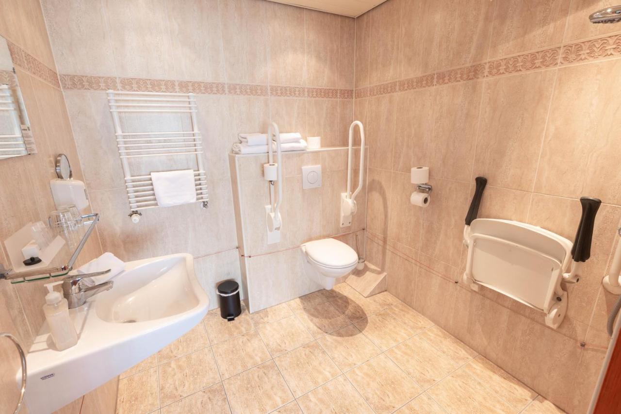 Amicitia Hotel Снек Екстериор снимка