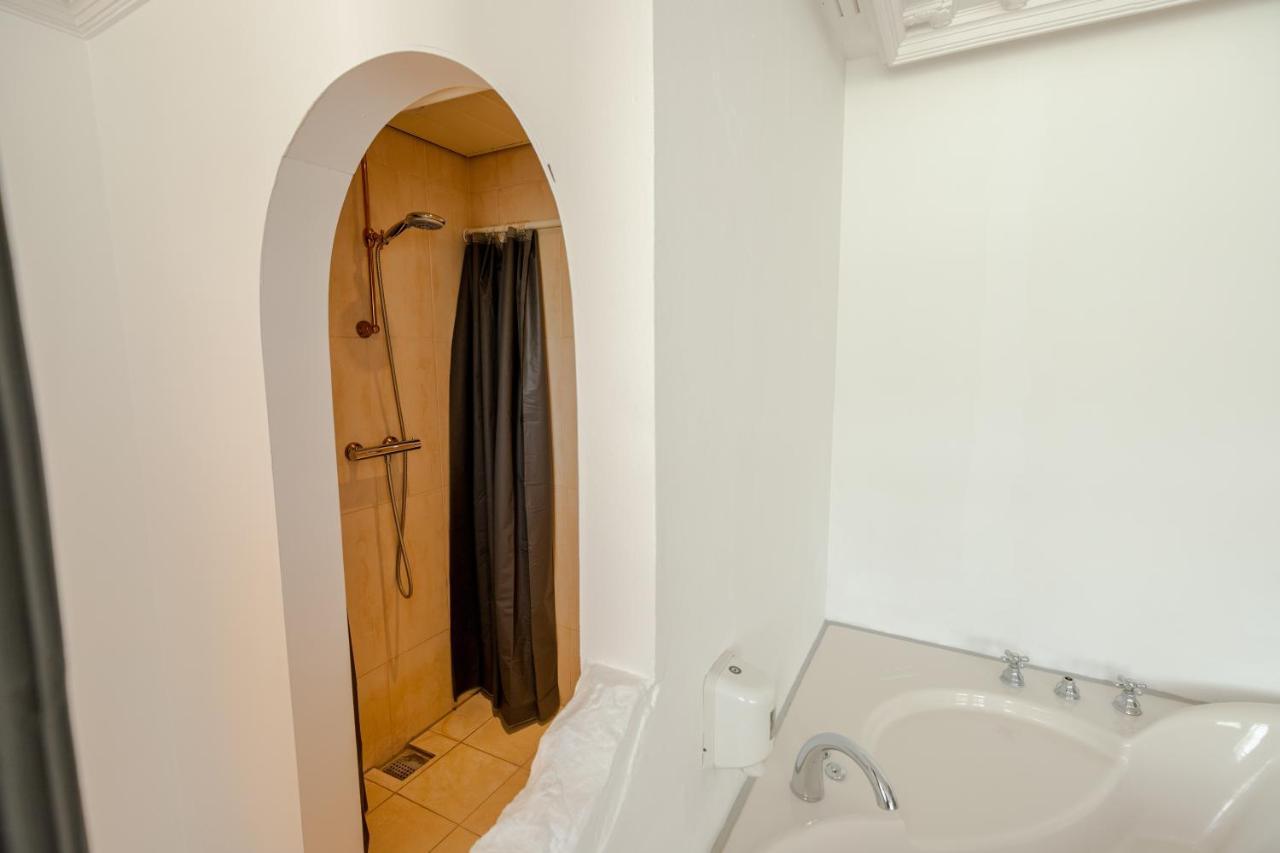 Amicitia Hotel Снек Екстериор снимка