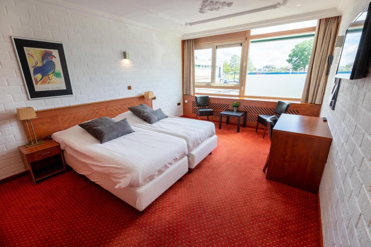 Amicitia Hotel Снек Екстериор снимка