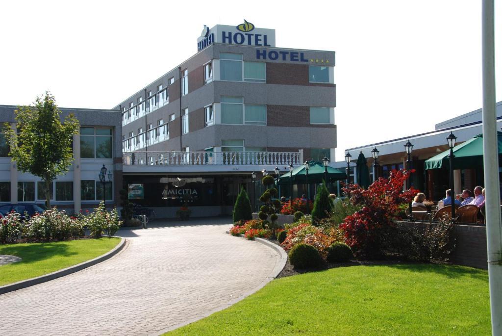 Amicitia Hotel Снек Екстериор снимка
