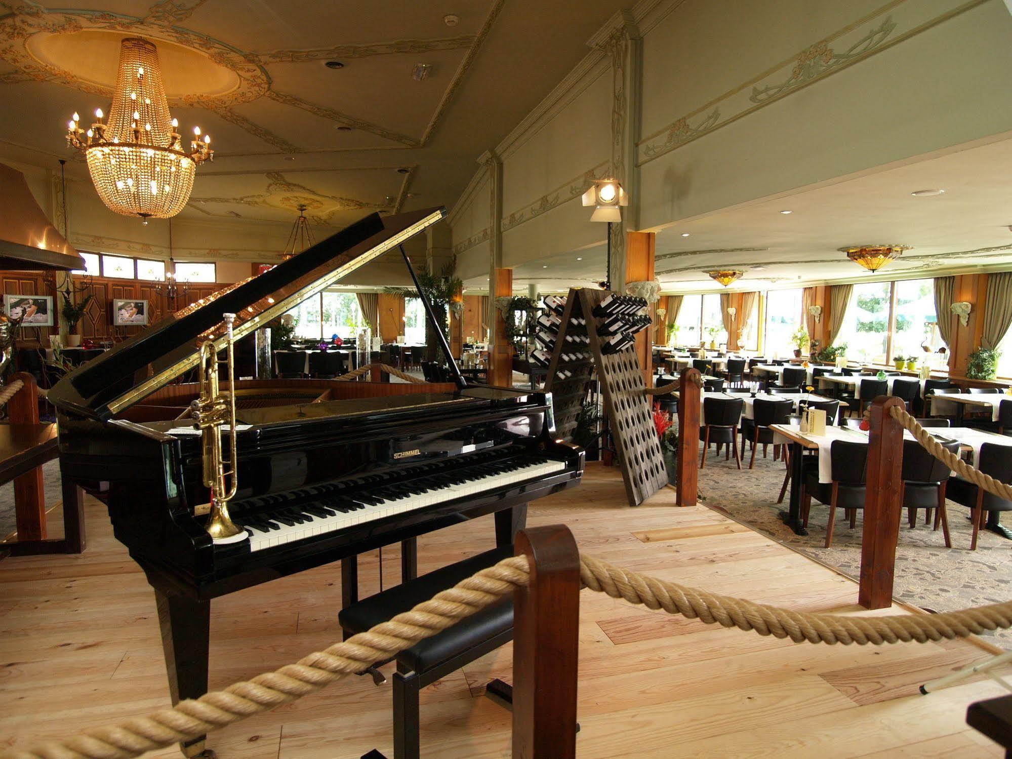 Amicitia Hotel Снек Екстериор снимка