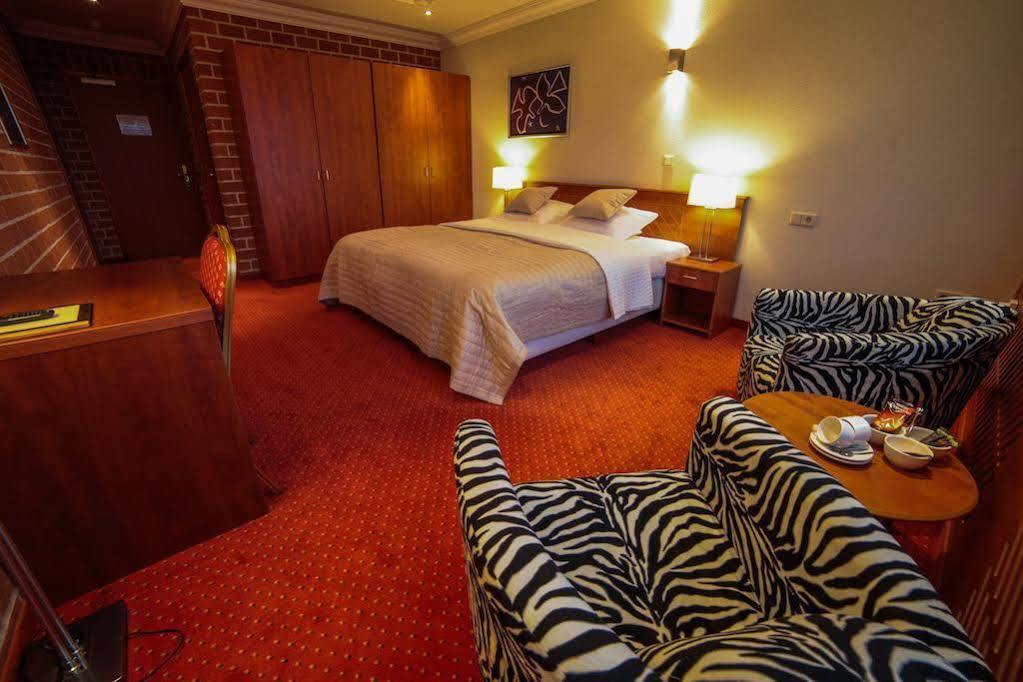 Amicitia Hotel Снек Екстериор снимка